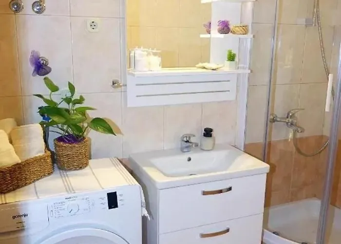 Ljubav Апартаменты Макарска